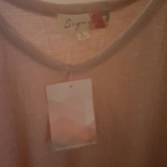 Top - Picture 2 of 3